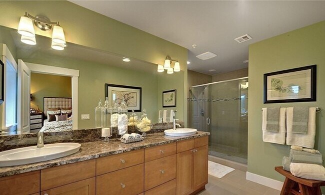 Building Photo - Spacious 4 bed Townhome in Plateau 228 in Sammamish
