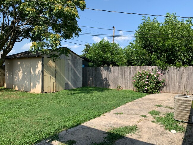 Building Photo - 1417 SW 77th Pl
