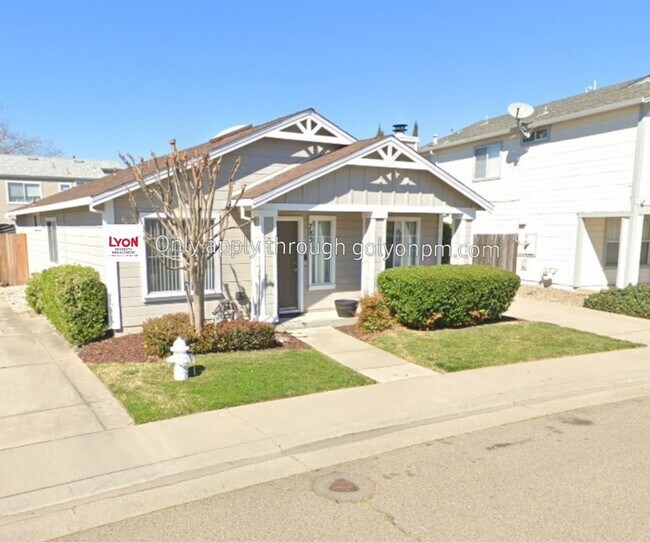 Building Photo - Cute and Cozy Home in Antelope!!!