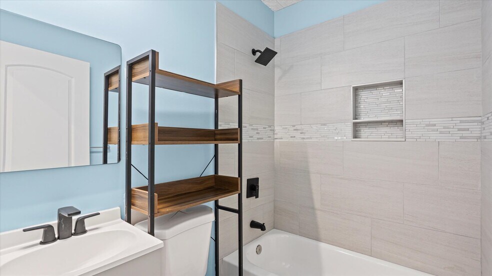 Building Photo - 2308 Druid Park Dr