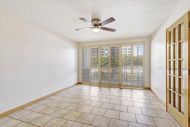 Building Photo - 3901 S Flagler Dr