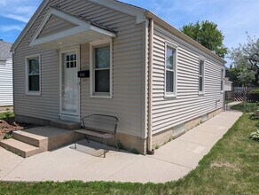 Building Photo - 3130 S Clement Ave
