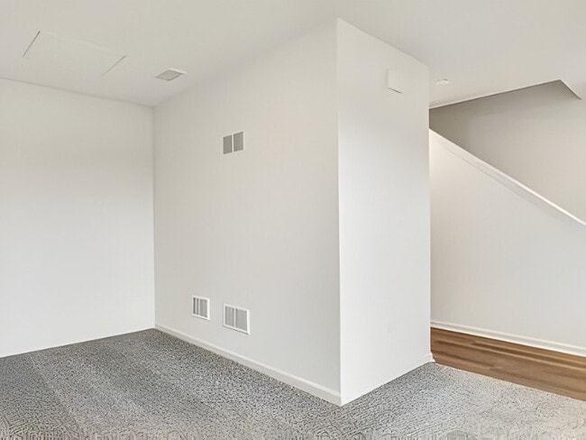 Building Photo - 367 Bridgeview Ct