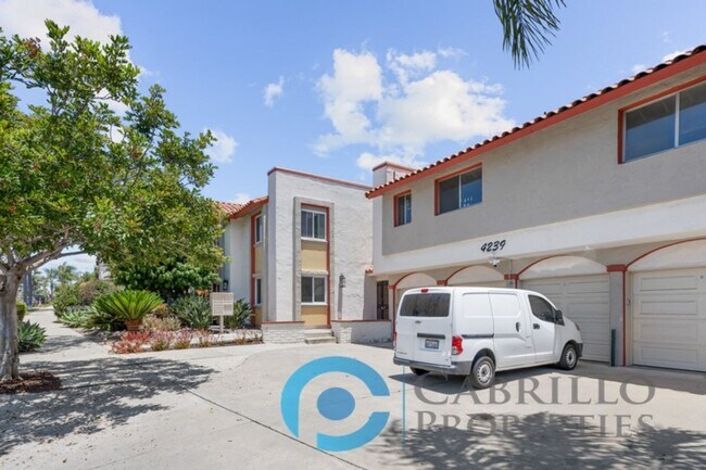 Building Photo - Beautiful 2bd/2ba 2nd Floor Condo with Bra...