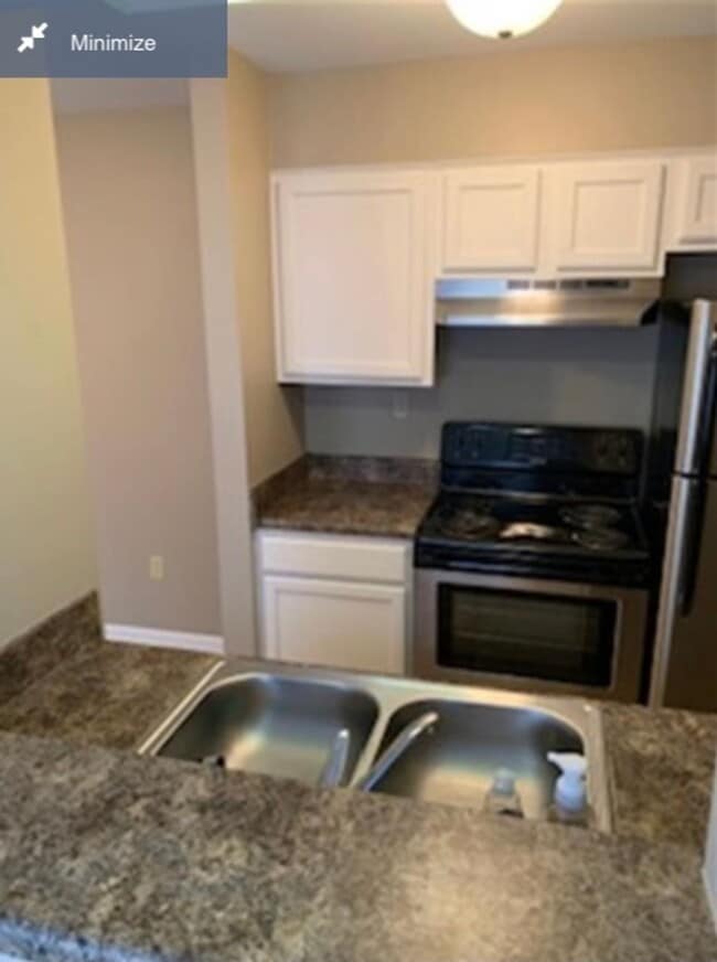 Building Photo - 2Bd/1.5Ba Townhouse located on the Germantown/Memphis Line!