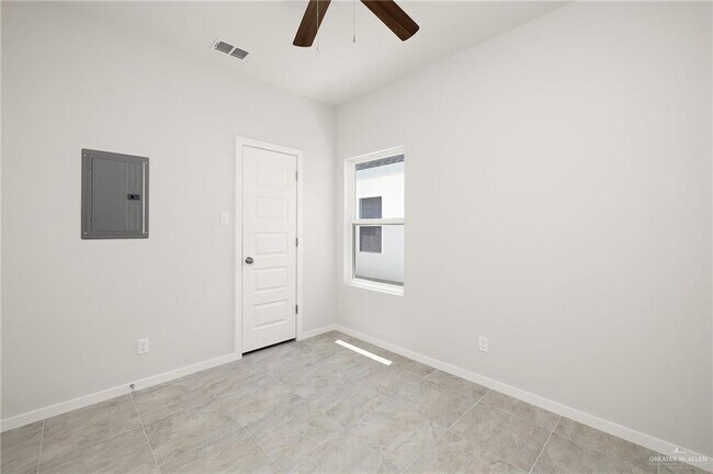 Building Photo - 13 N Alexandrite Ave