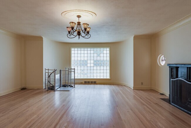 Building Photo - 7943 Delmar Blvd