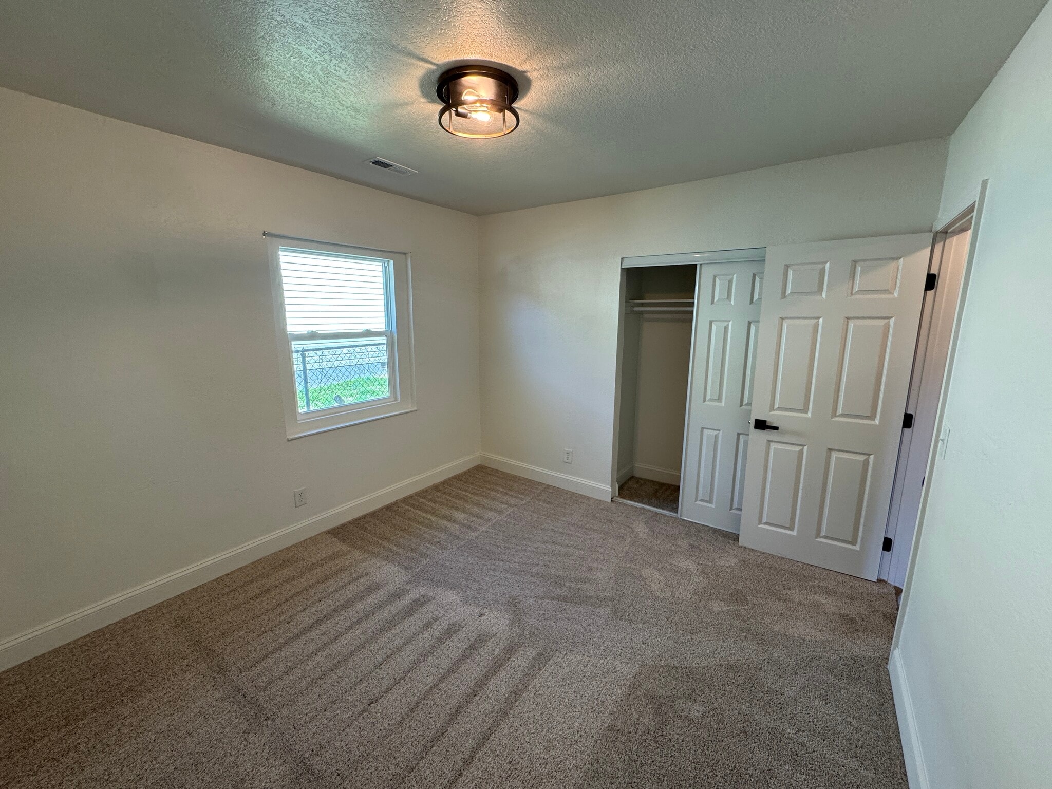 Building Photo - 1712 Vada Cir