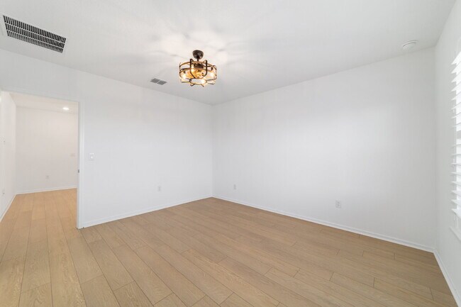 Building Photo - 5543 SW 85th Ave Rd