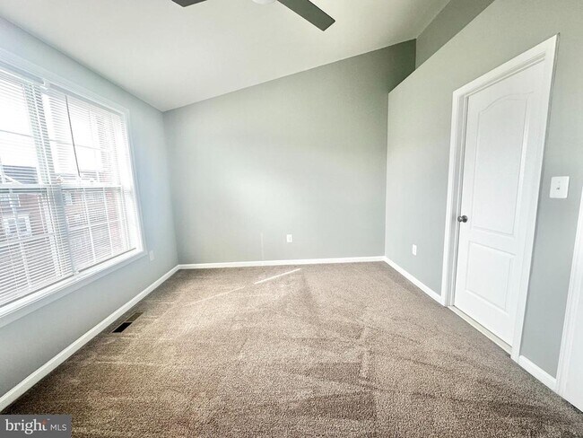 Building Photo - 43158 Whelplehill Terrace