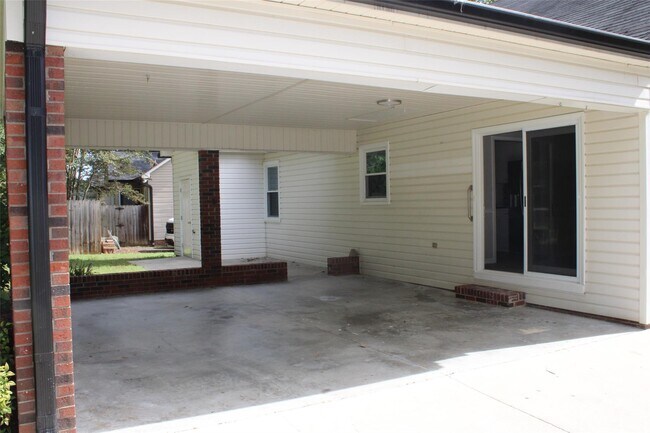 Building Photo - 2212 Crosswinds Ct