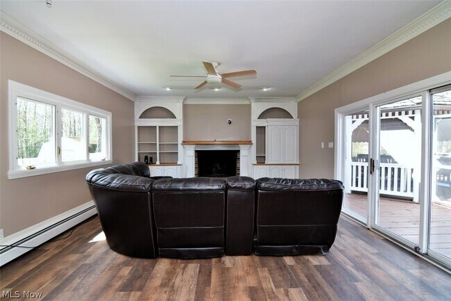 Building Photo - 381 Hickory Hill Rd
