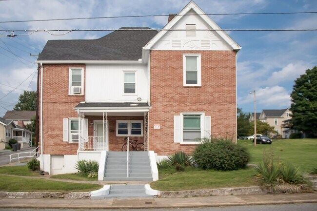 Building Photo - 518 SIXTH STREET