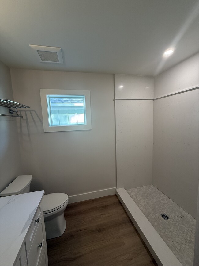 Building Photo - 209 Halyard Dr