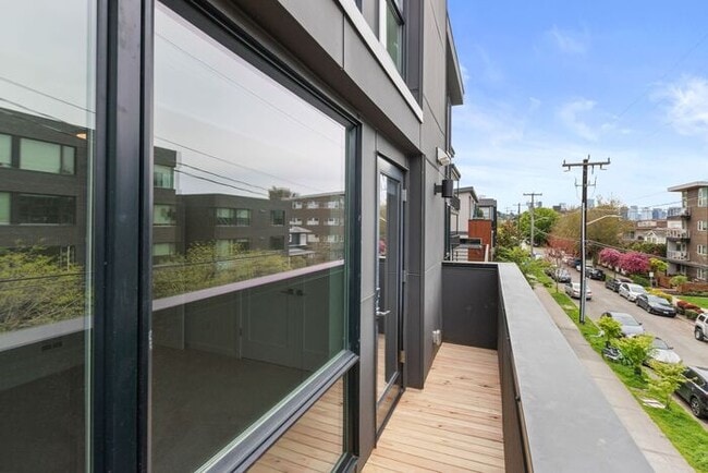 Building Photo - ULTRA-MODERN Townhome w/AC and Views in the Heart of Eastlake!