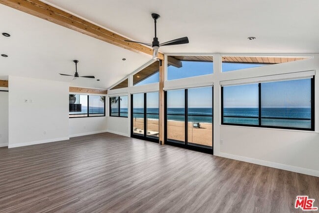 Building Photo - 2308 The Strand