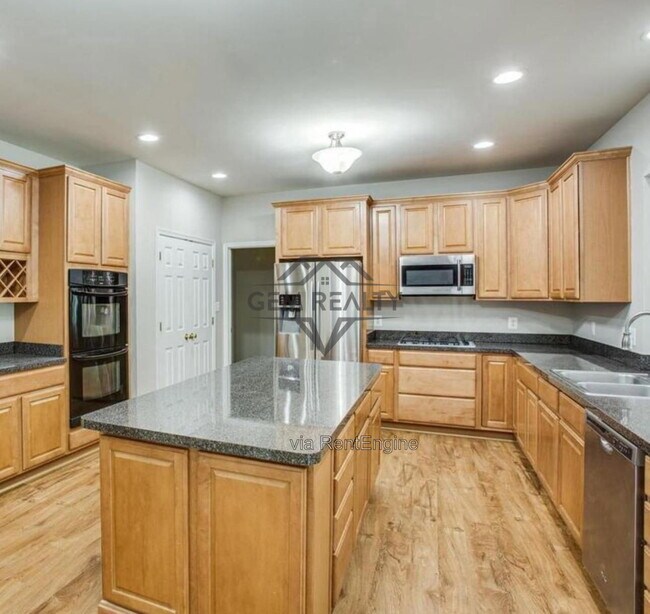 Building Photo - 10410 Silver Creek Ct