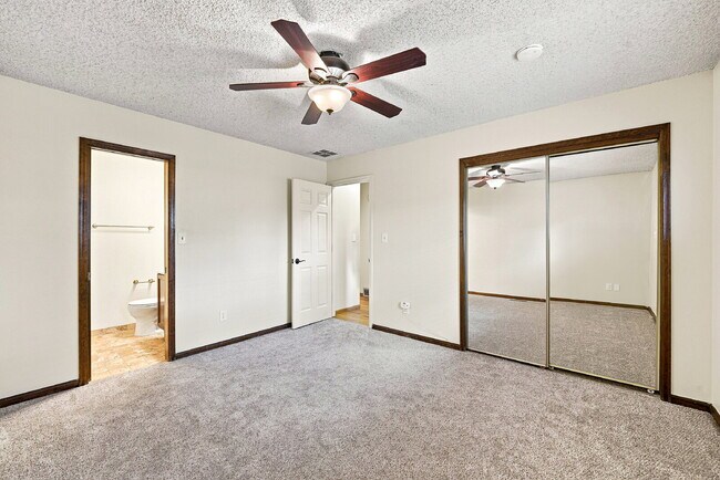 Building Photo - $3,195.95 - 4 Bed, 3 Bath Home in Thornton with Sun Room, Finished Basement & Fenced Backyard