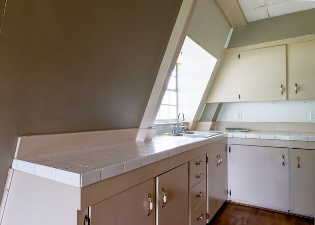 Building Photo - 2 Bed/1 Bath House
