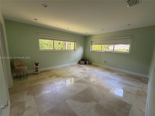 Building Photo - 11445 N Bayshore Dr