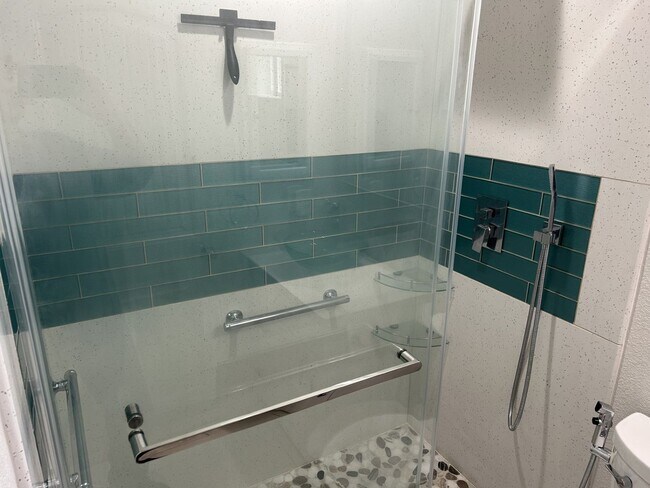 Building Photo - Super Cute 1 Bedroom, 1 Bath ADU