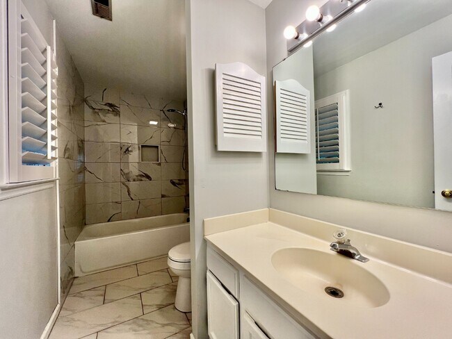 Building Photo - CONVENIENT AND AFFORDABLE