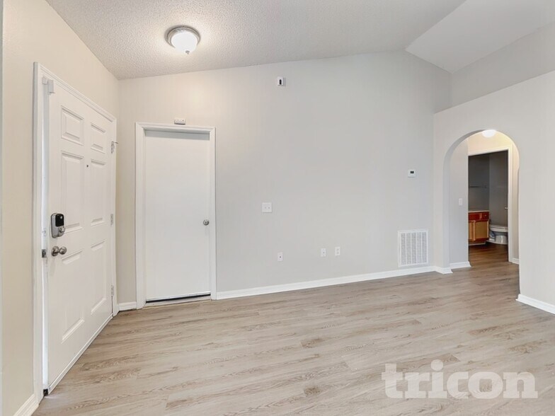 Building Photo - 13822 Gentle Woods Ave