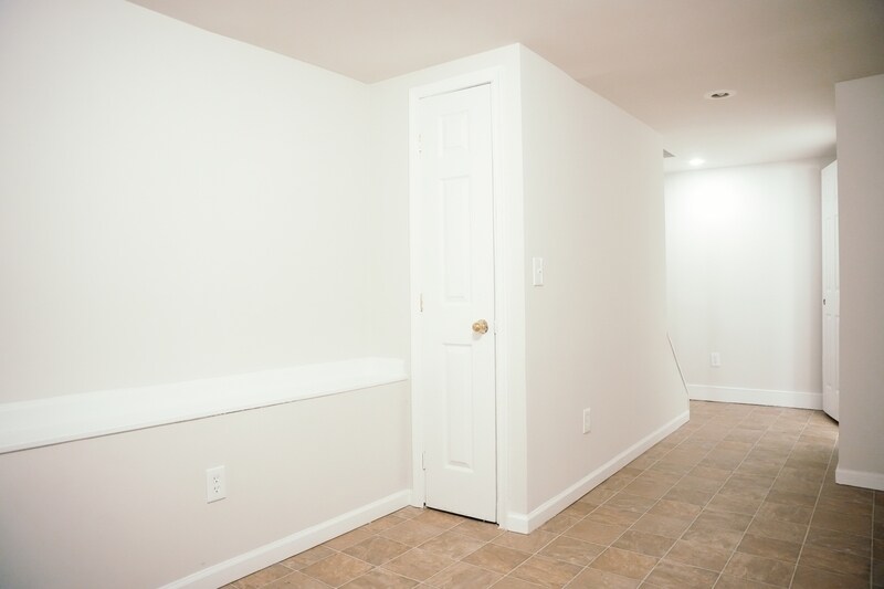 Building Photo - 916 W Lombard St