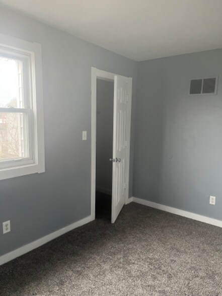 Building Photo - 209 Steadman St