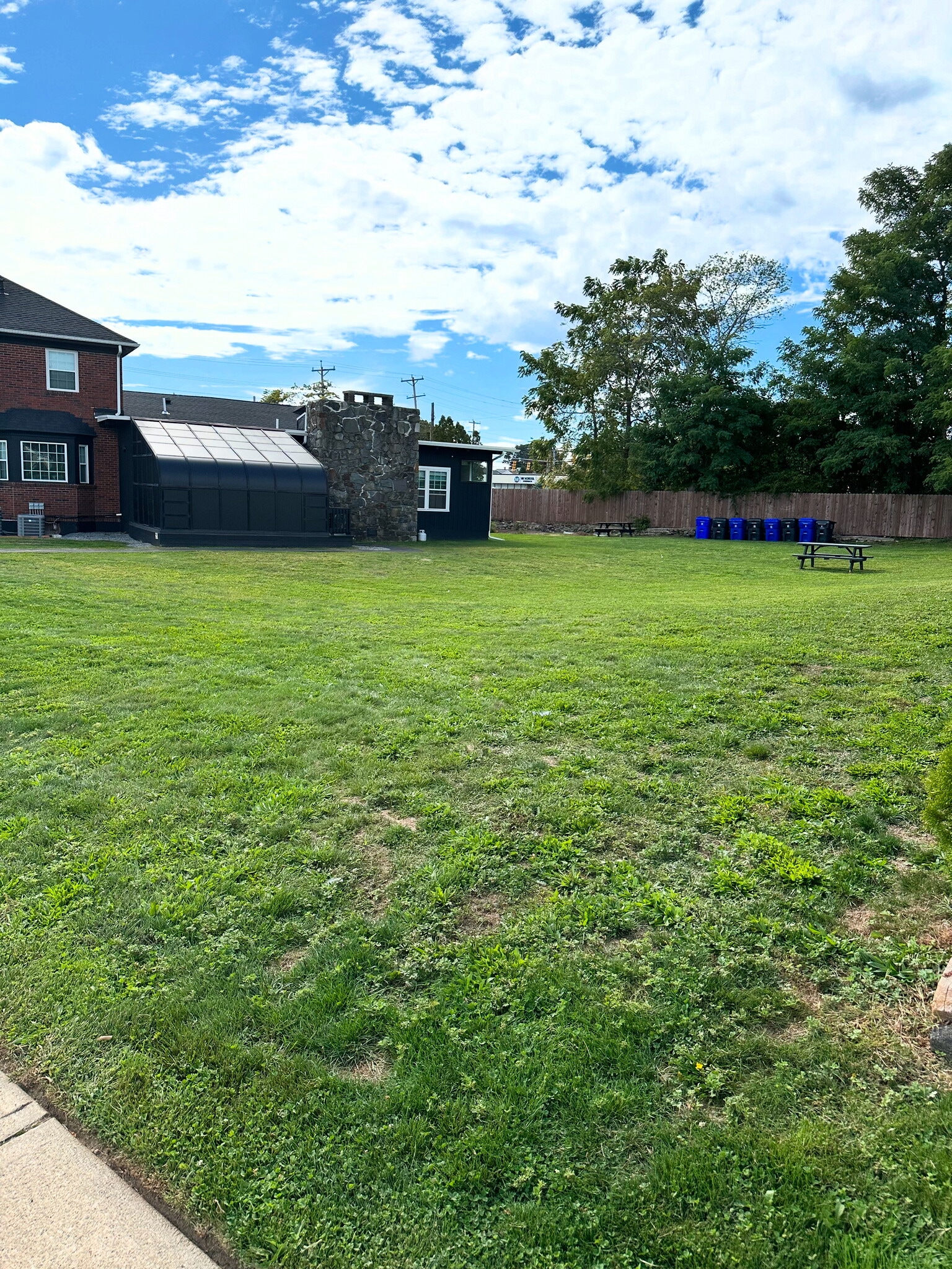 Building Photo - 10 Wampanoag Trl