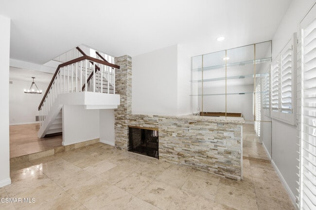 Building Photo - 681 Triunfo Canyon Rd