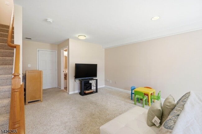 Building Photo - 424 Hartford Dr