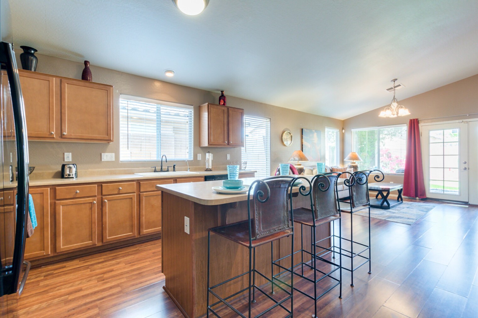 Building Photo - 44342 Palmen Dr