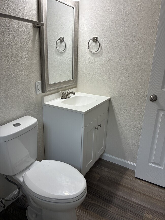 Building Photo - 5163 Mace St
