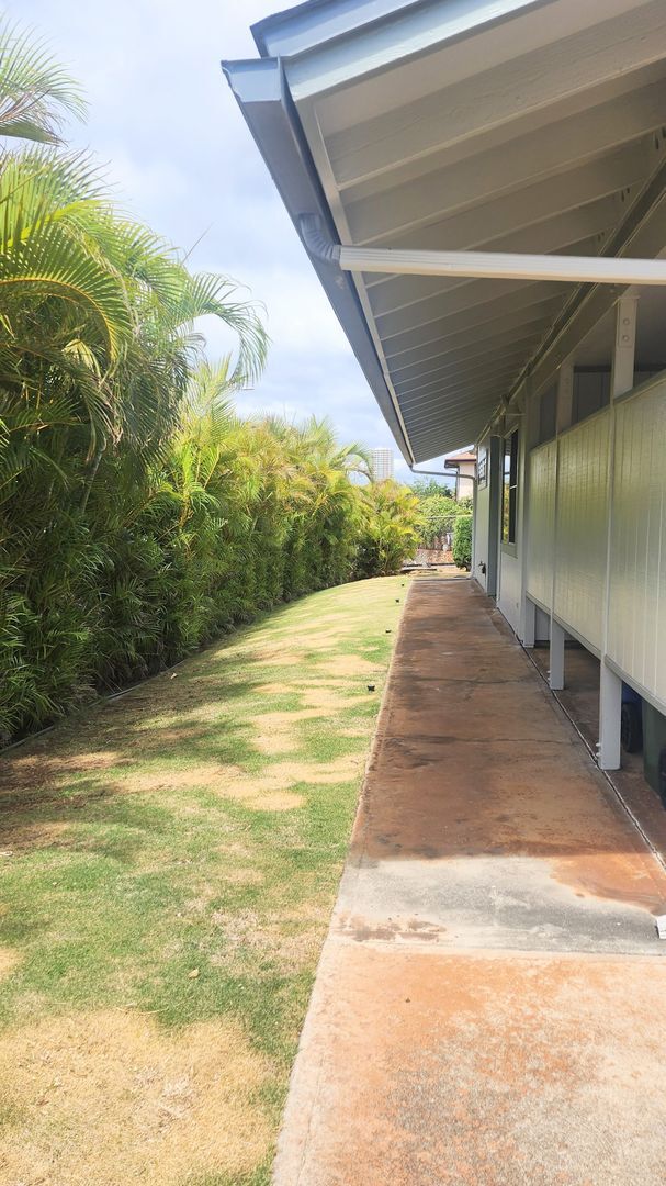 Building Photo - Hidden Gem in Kaimuki – 3 Bed, 2 Bath Home