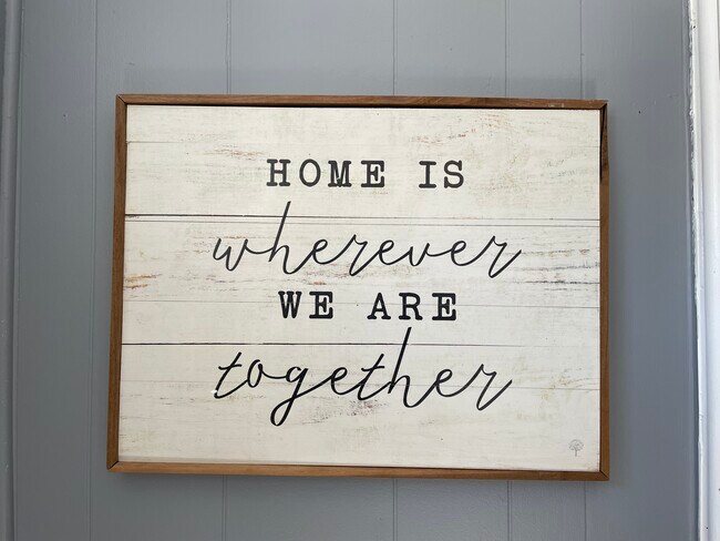 Building Photo - 41 E 48th St