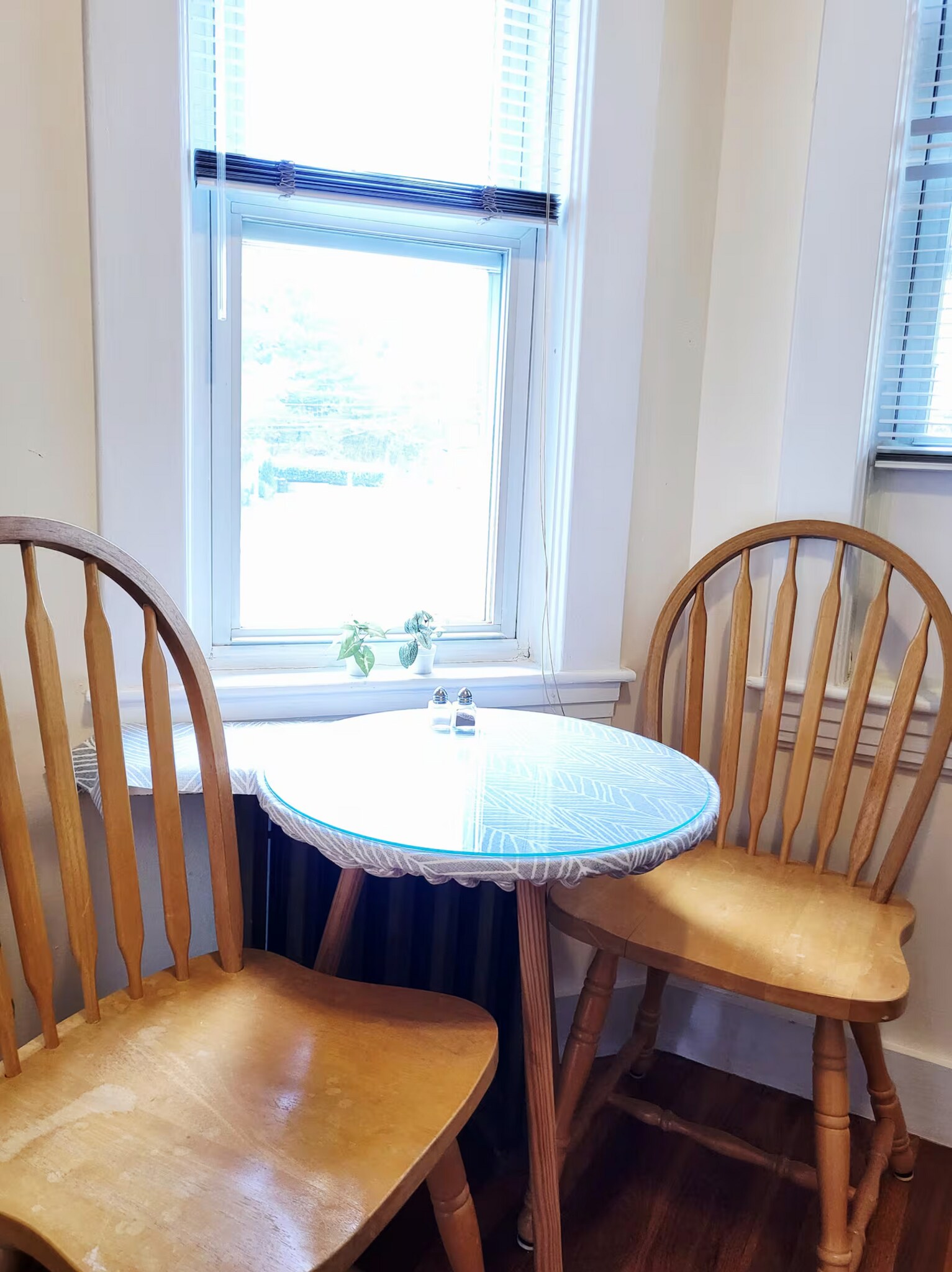 Breakfast nook - 16 Federal St