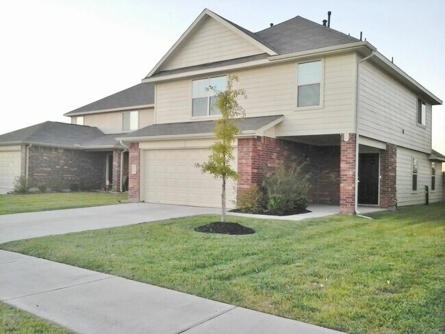 Building Photo - 3038 Junction Dr