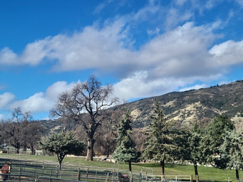 Building Photo - 26801 Columbia Way