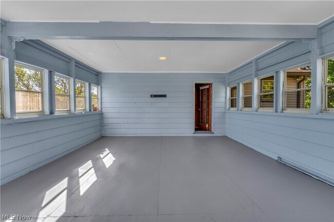 Building Photo - 77 Solon Rd