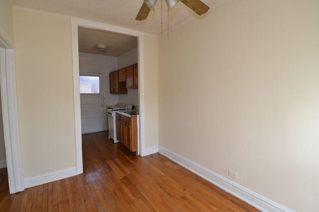 Building Photo - 836 W Cornelia Ave