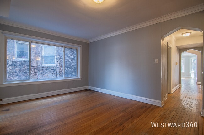 Building Photo - 7841 S Kingston Ave