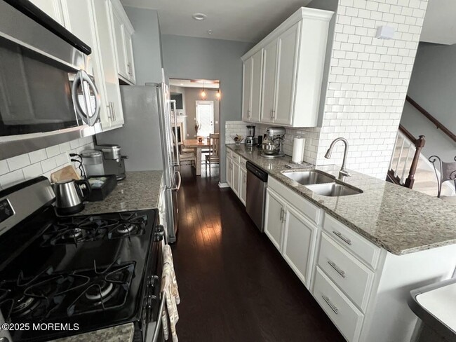 Building Photo - 147 Waypoint Dr