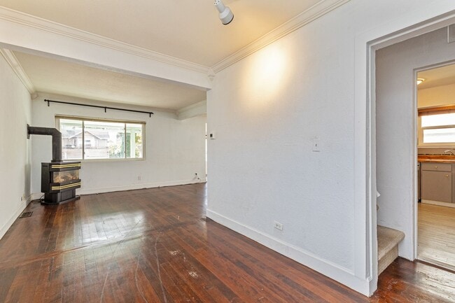 Building Photo - 5155