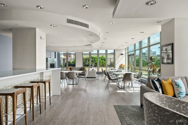 Building Photo - 4909 Laclede Ave