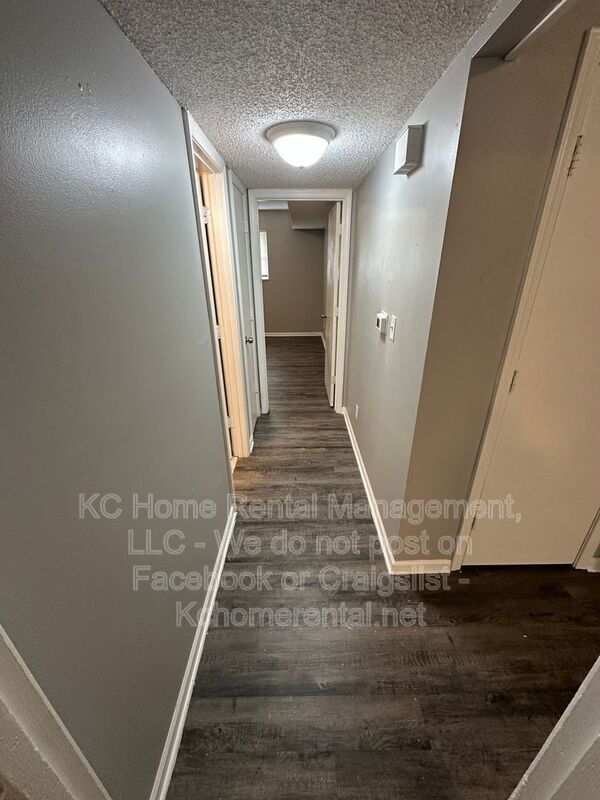 Building Photo - 9215 E 54th St