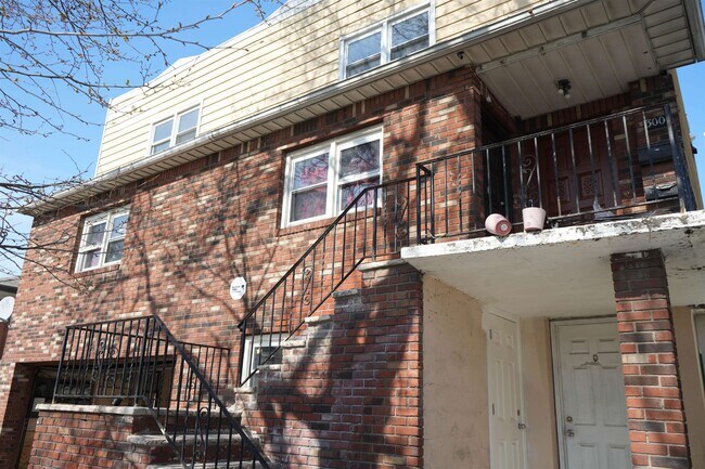 Building Photo - 300 Cator Ave