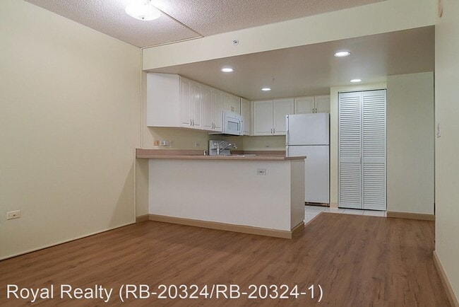 Building Photo - 2 br, 1 bath House - 1314 Kalakaua Avenue ...