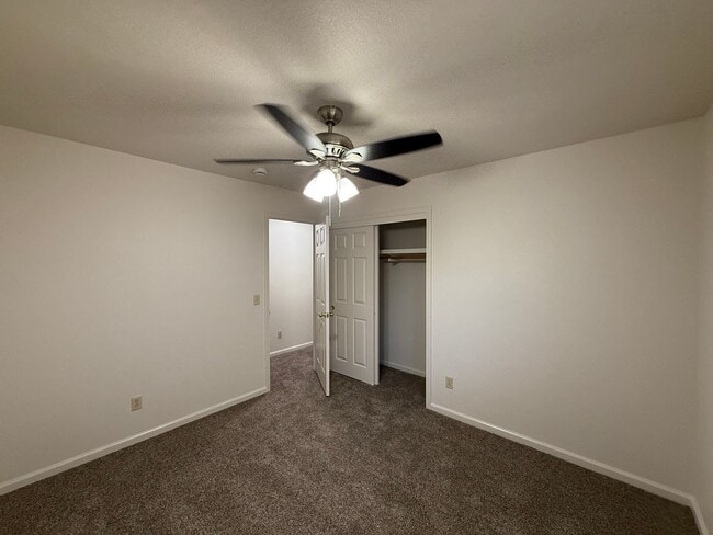 Building Photo - Single Story home in Riverbank's Crossroads Subdivision!