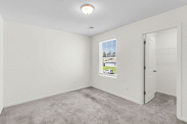 Building Photo - 424 Pender Woods Dr